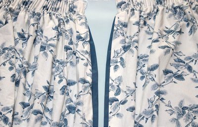 Coppia di tende in cotone con motivo floreale blu a rombi, lunghezza: 380 cm