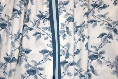 Coppia di tende in cotone con motivo floreale blu a rombi, lunghezza: 380 cm
