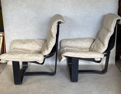 Pair of lounge chairs