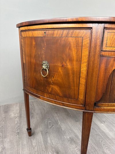 Credenza a mezzaluna, stile Luigi XVI, XIX secolo