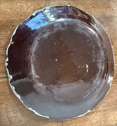 Black plate in good condition