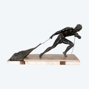 Importante scultura Spelter "The Fisherman", di J. De Roncourt, Art Deco - 1930