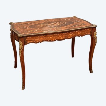 Flacher Schreibtisch In Intarsien aus der Zeit Napoleons III. Um 1870
