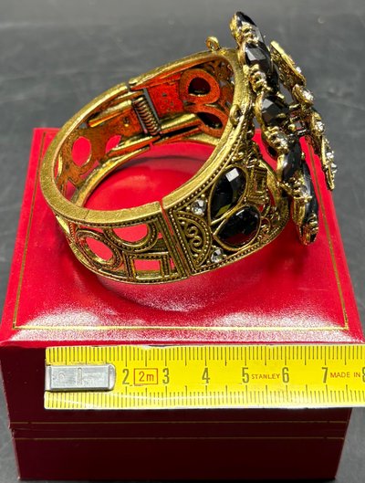 CLASP BRACELET 