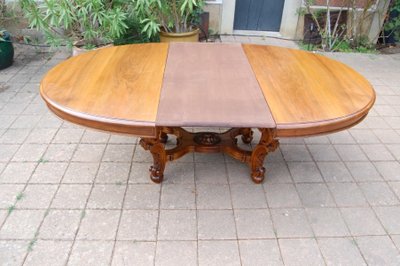 Napoleon III style walnut table from the 19th century, 20 place settings in walnut