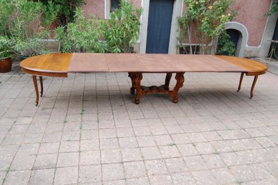 Napoleon III style walnut table from the 19th century, 20 place settings in walnut