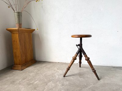 Tabouret d’atelier tripode en bois tourné et fonte, vers 1900