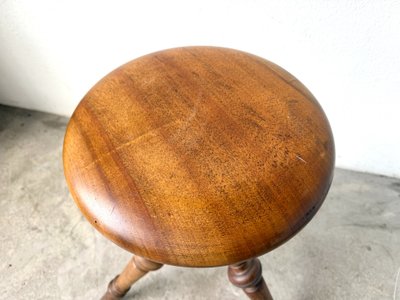 Tabouret d’atelier tripode en bois tourné et fonte, vers 1900