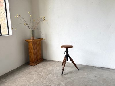 Tabouret d’atelier tripode en bois tourné et fonte, vers 1900