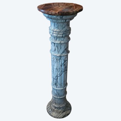 Prunksäule aus Bleu-Fleuri-Marmor und Alabaster. Zweite Hälfte des 19. Jahrhunderts.
