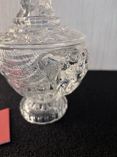 Candy dish covered with a Baccarat crystal mahout