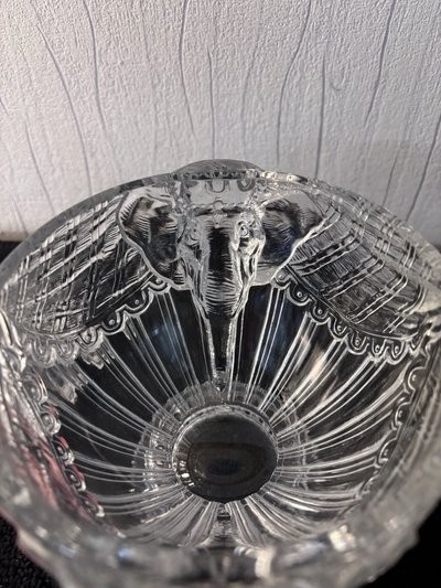 Candy dish covered with a Baccarat crystal mahout