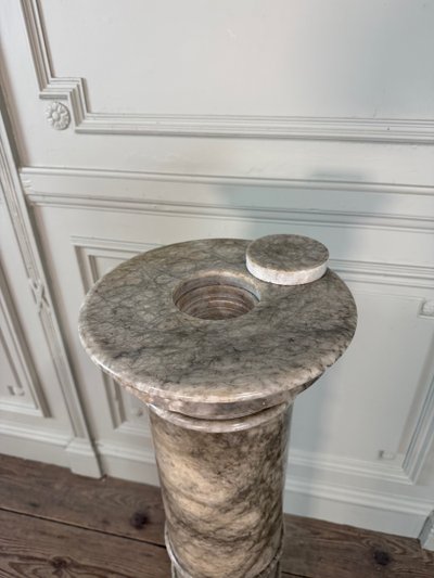 Colonne en albâtre, vers 1880