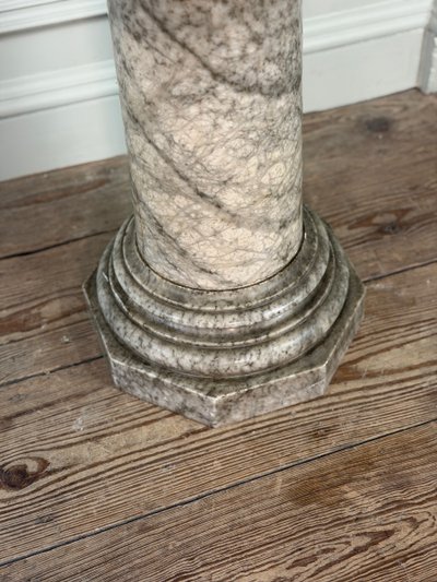 Colonne en albâtre, vers 1880