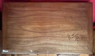 Schreibtisch mit Schubladen aus Nussbaumholz