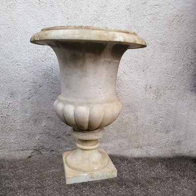 Vase dit Medicis en marbre blanc, fin XVIIIème début XIXème siècle