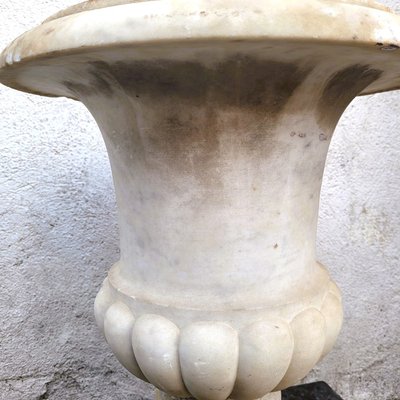 Vase dit Medicis en marbre blanc, fin XVIIIème début XIXème siècle