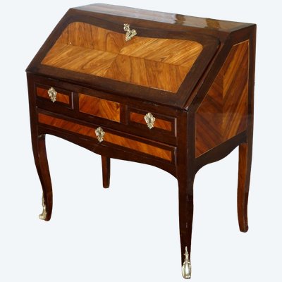 Bureau de pente pour enfant d'époque Louis XV en marqueterie - vers 1760