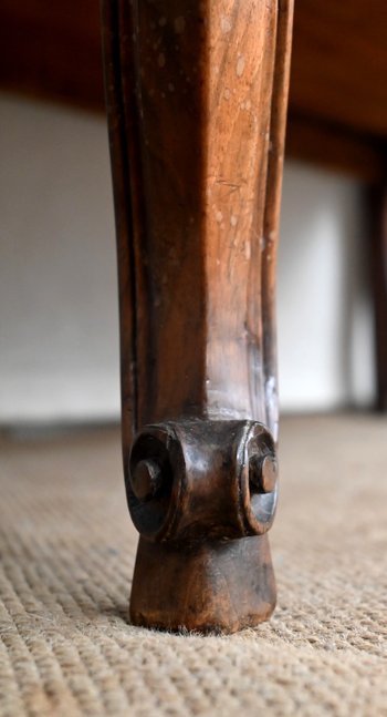 Commode Scriban en Noyer, époque Louis XV – Fin XVIIIe