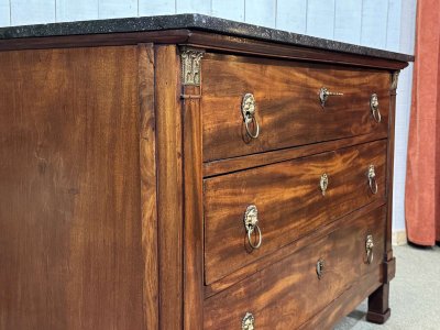Comò in stile Impero in mogano con piano in marmo, XIX secolo