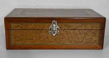 Box in marquetry of various woods - Early 20th century