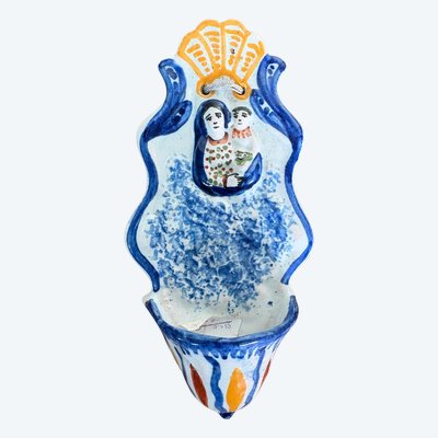 Antikes Wandweihwasserbecken aus mehrfarbigem Quimper-Steingut – HB Henriot – Madonna mit Kind