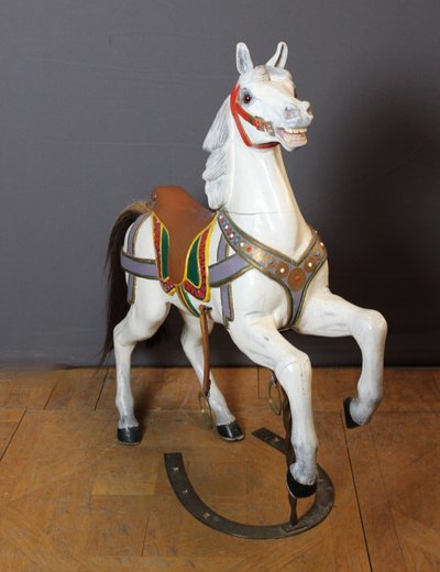 Cheval de Manège en Bois Sculpté vers 1900