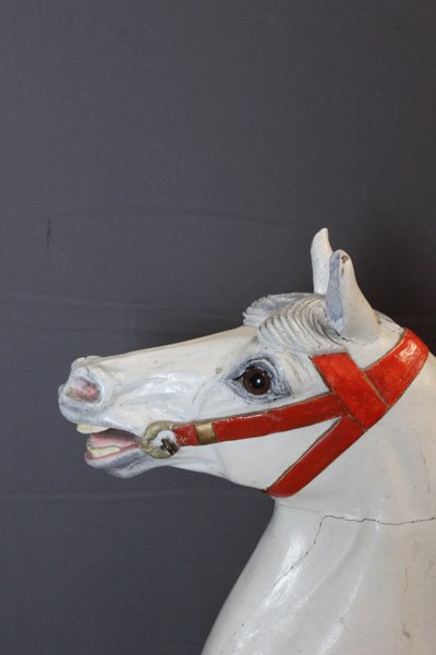 Cheval de Manège en Bois Sculpté vers 1900