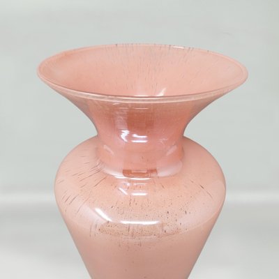 Vaso rosa antico soffiato a Murano degli anni ’70, opera del Maestro del Vetro