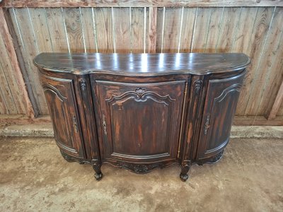 Louis XV-style sideboard made of carved wood with a deliberately aged patina (omb) – 20th century
