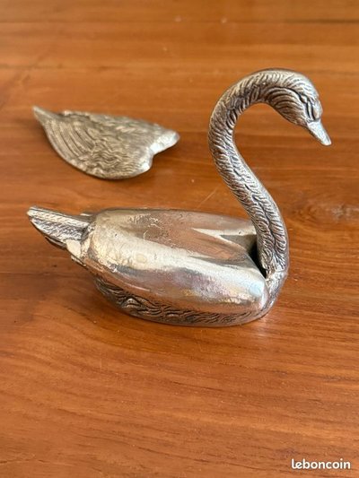 Stackable swan-shaped ashtray – Silver-colored metal, 20th century