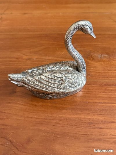 Stackable swan-shaped ashtray – Silver-colored metal, 20th century