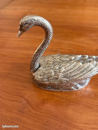 Stackable swan-shaped ashtray – Silver-colored metal, 20th century