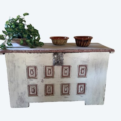 Cassapanca spagnola del XVIII secolo con patina 