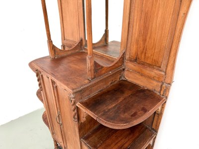 Vitrine im Stil der Volkskunst, um 1900