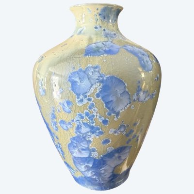 SEVRES - SMALL PORCELAIN VASE WITH CRYSTALLIZATION DECOR, CIRCA 1900