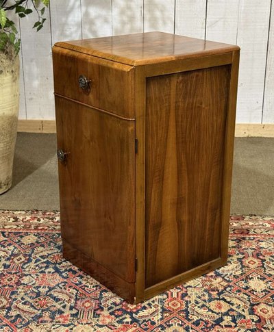 Comodino inglese in stile Art Déco degli anni ’50 in noce 