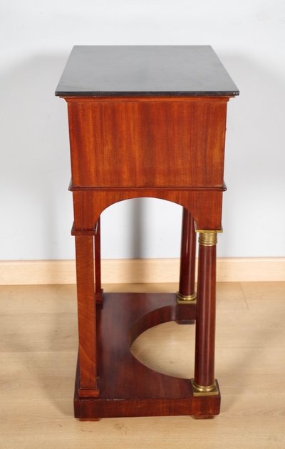 Empire-style chest of drawers in mahogany veneer, circa 1810