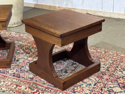 Coppia di comodini, tavolini degli anni ’80 in teak