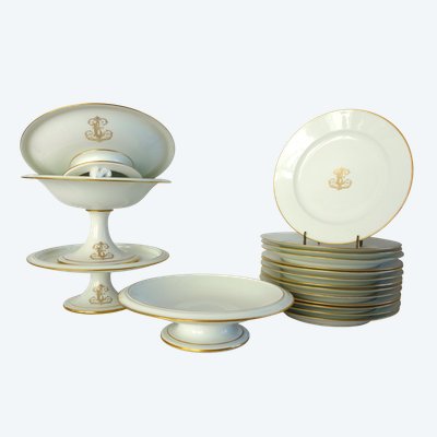 Manufacture de Sèvres : service en porcelaine pour 14, monogramme L, époque Napoleon III