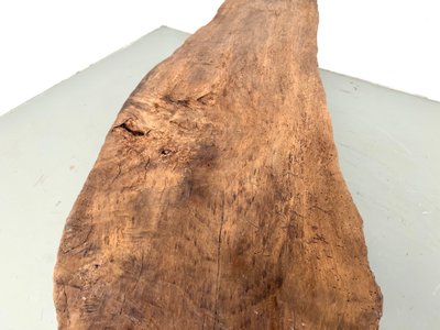 Organischer Couchtisch aus massivem Pappelholz