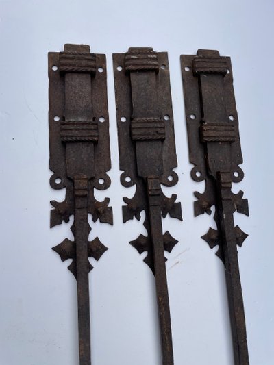 Crémones verrous targettes  en fer forgé