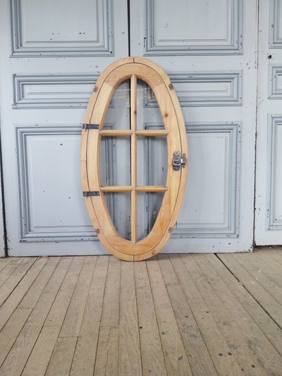 Œil-de-bœuf ovale ancien