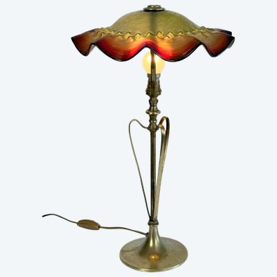 LAMPE AUTHENTIQUE EPOQUE ART NOUVEAU EN LAITON ET VERRE IRISÉ DANS L' ESPRIT LOETZ 