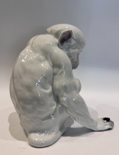 Heubach Gebrüder - Porcelain - Monkey with a Fly