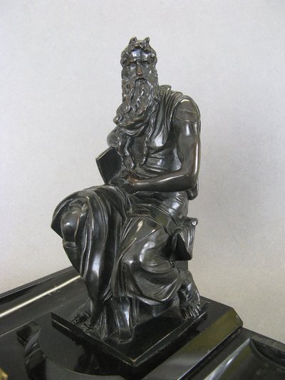 Encrier en marbre et bronze représentant "Moïse" de Michel-Ange XIXe.