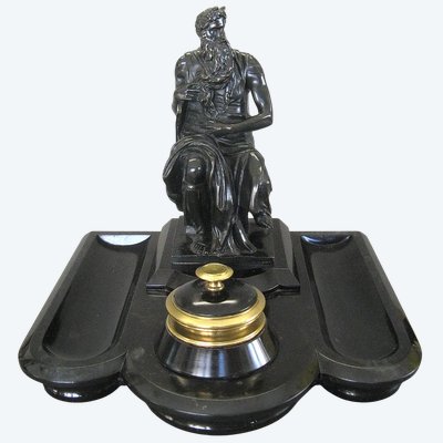 Calamaio in marmo e bronzo raffigurante "Mosè" di Michelangelo, XIX secolo.