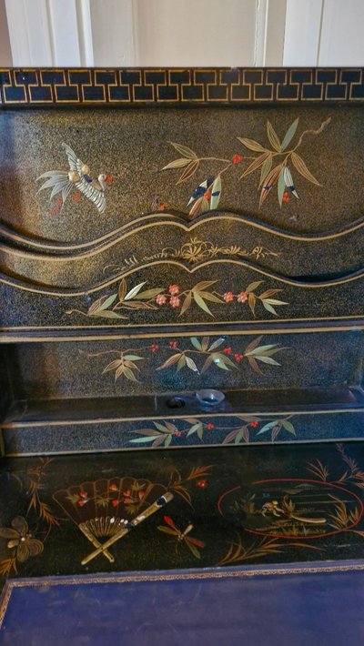 Love Note, Chinese Decor