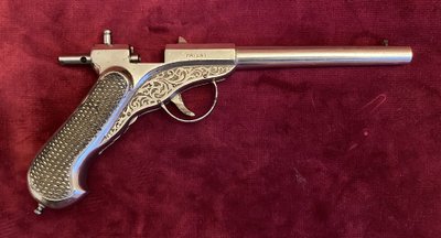 Boite nécessaire d'un pistolet à air comprimé