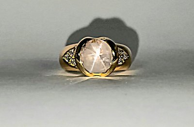Bague Jonc Saphir Blanc Etoilé et Diamants sur Or Jaune